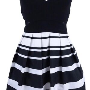 Xscape Black and White Striped Dress with sexy side cutouts Sz 6